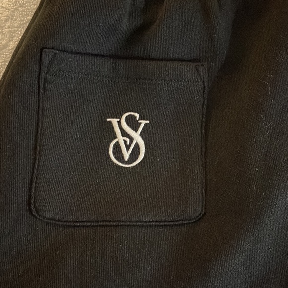 Victoria Secret- On Point- VS monogram Sweat-shorts - Picture 6 of 6